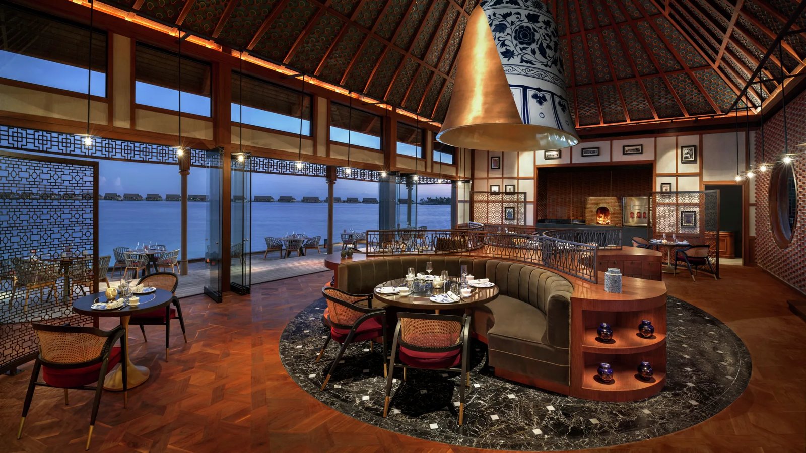 Waldorf Astoria Maldives Ithaafushi, eat & drink