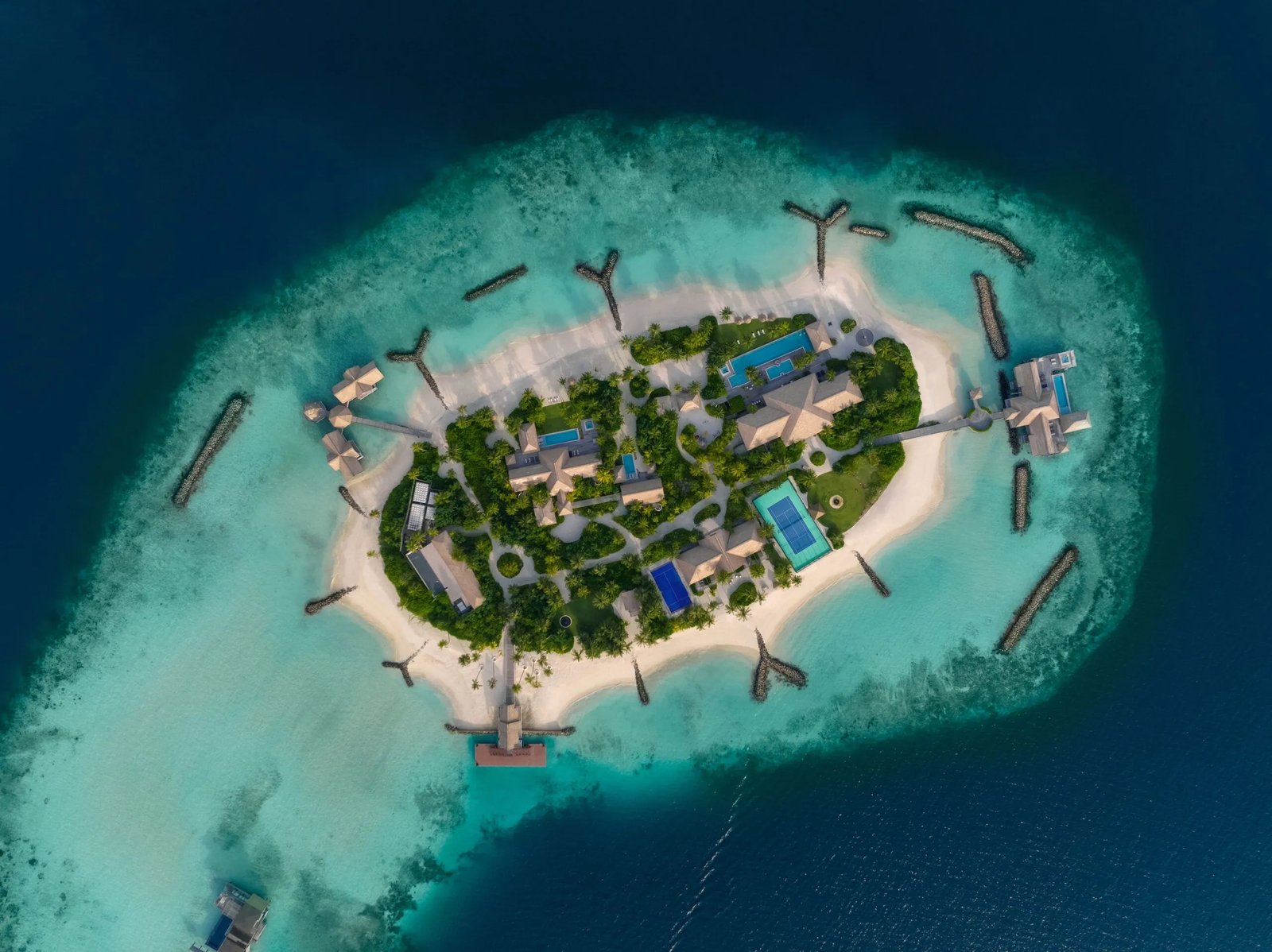 Waldorf Astoria Maldives Ithaafushi, backstory