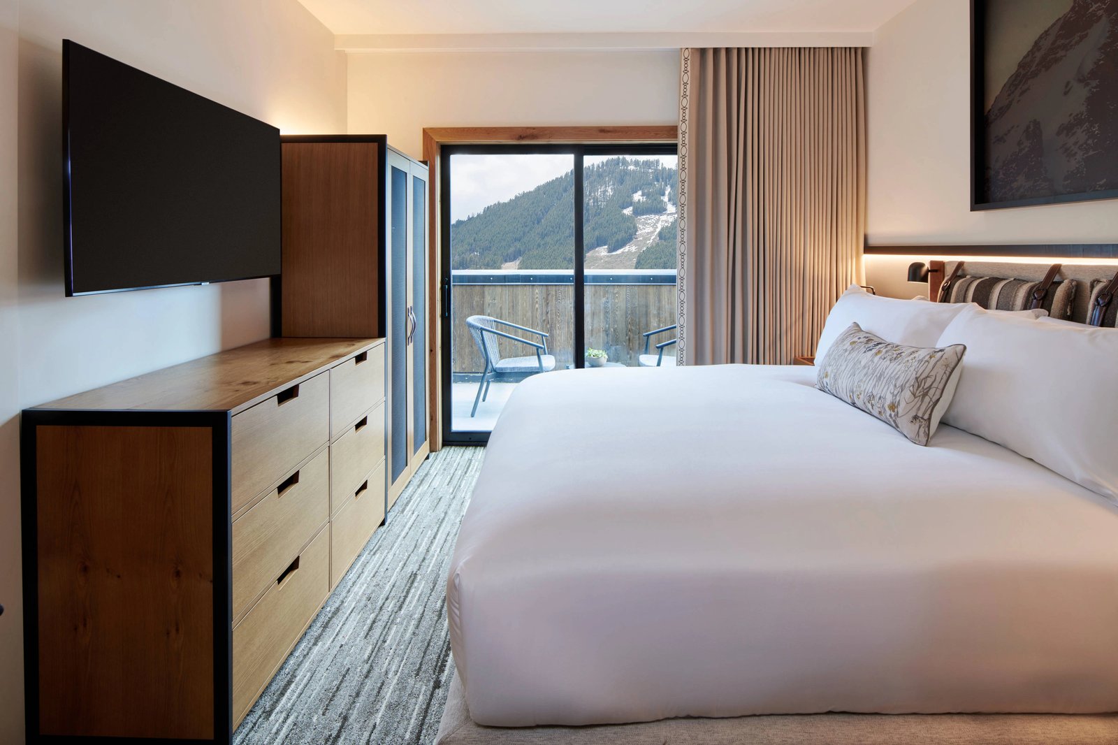 The Cloudveil, rooms