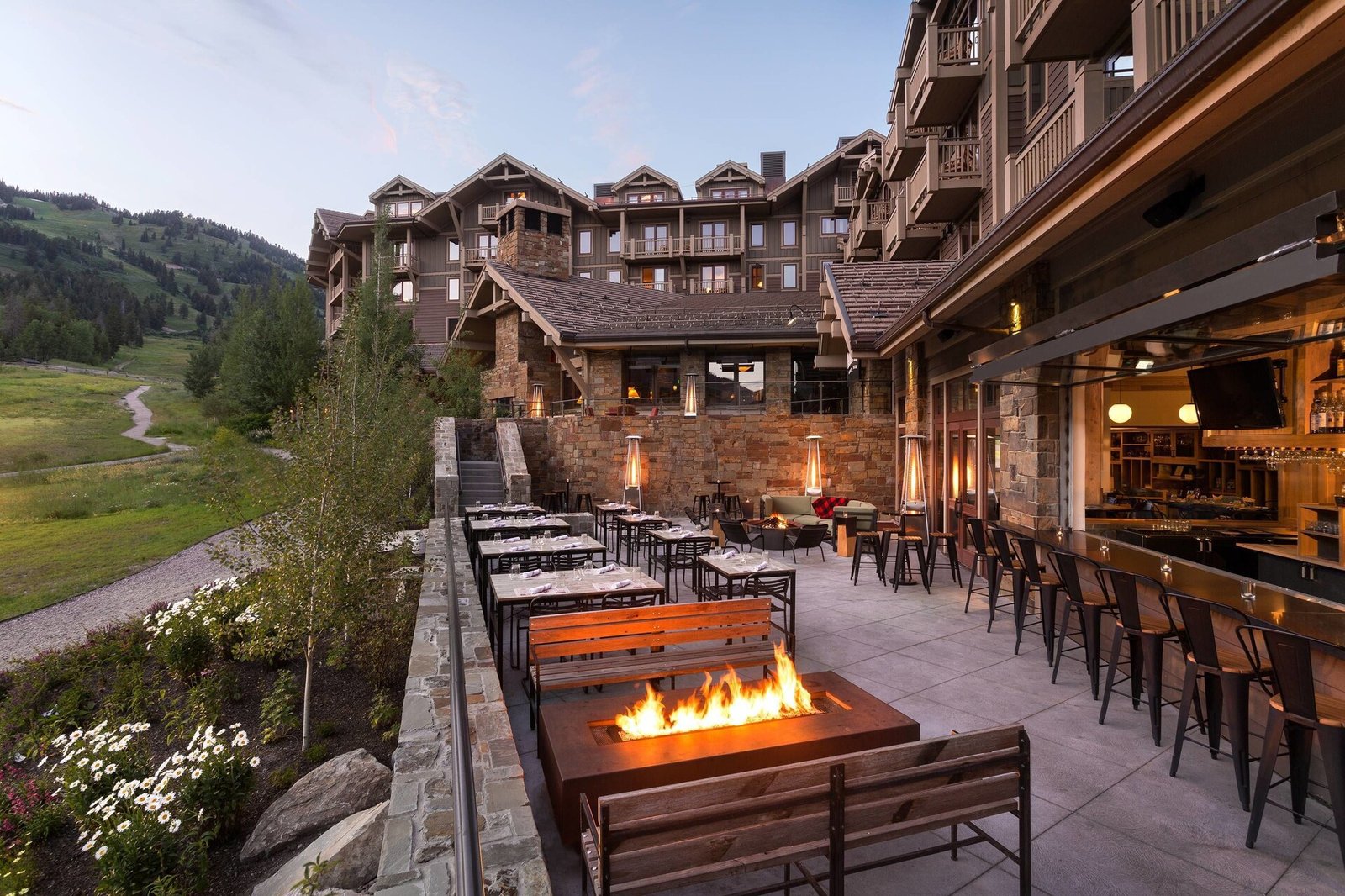 Four Seasons Resort and Residences Jackson Hole, vibe