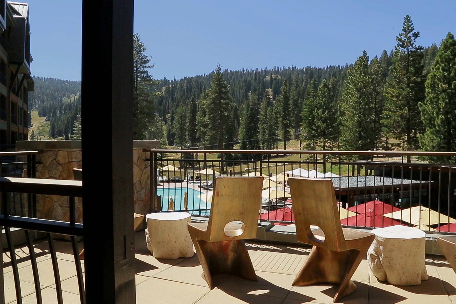 The Ritz-Carlton, Lake Tahoe, vibe
