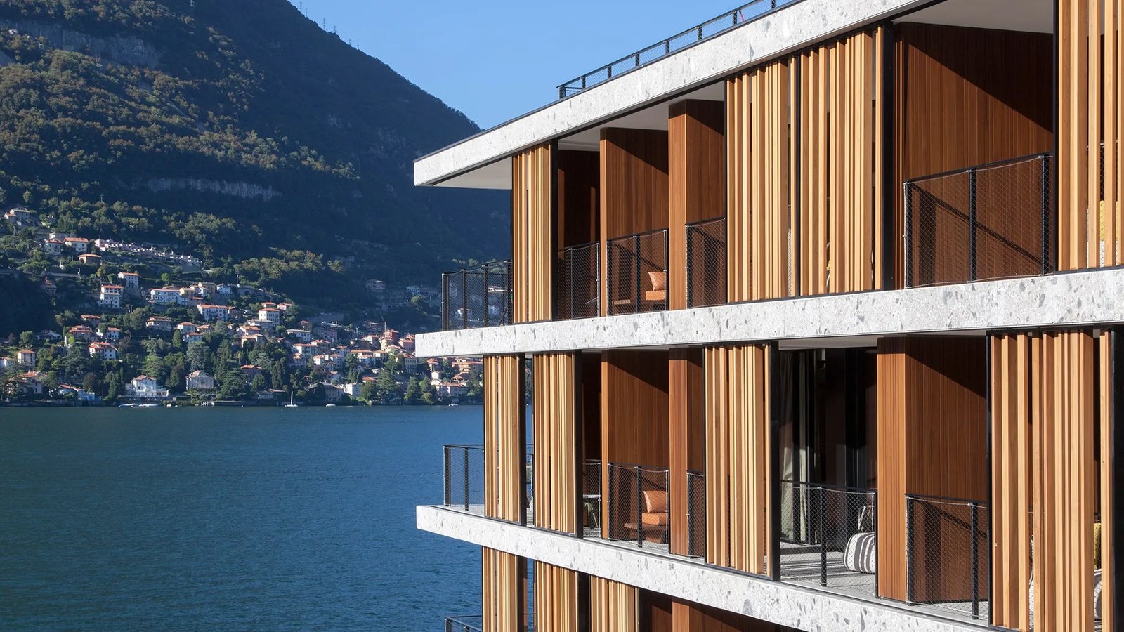 il Sereno Hotel, backstory