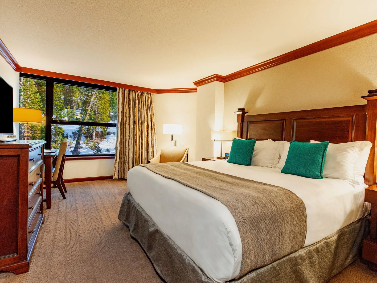 Everline Resort & Spa Lake Tahoe - Destination by Hyatt, rooms