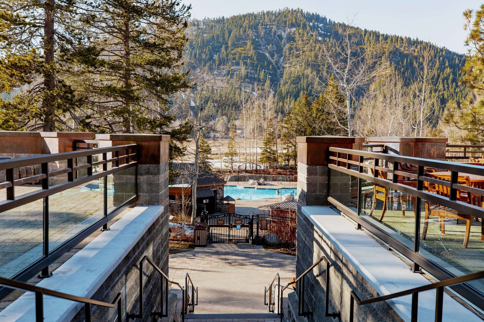 Everline Resort & Spa Lake Tahoe - Destination by Hyatt, vibe