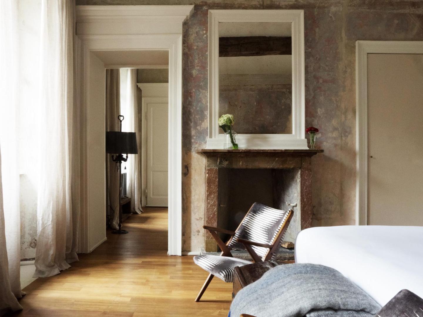 Palazzo Albricci Peregrini, rooms