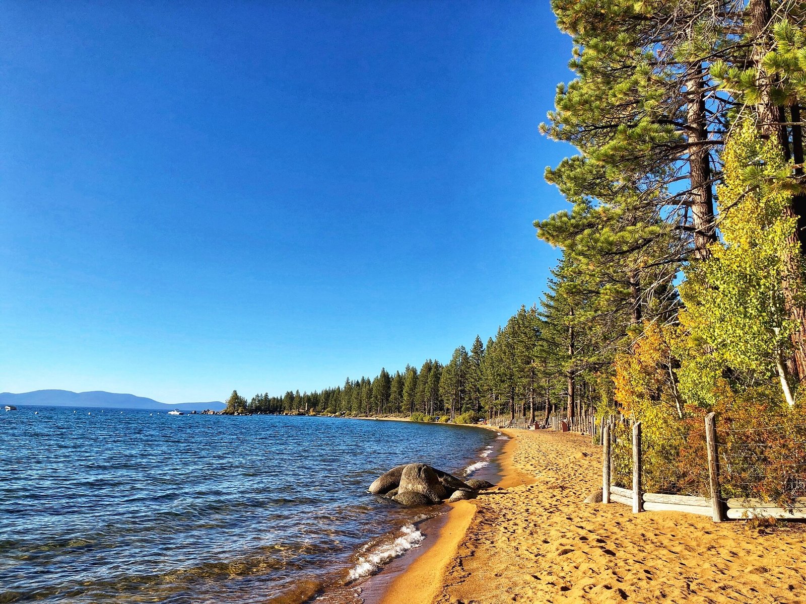 Zephyr Cove Resort, vibe
