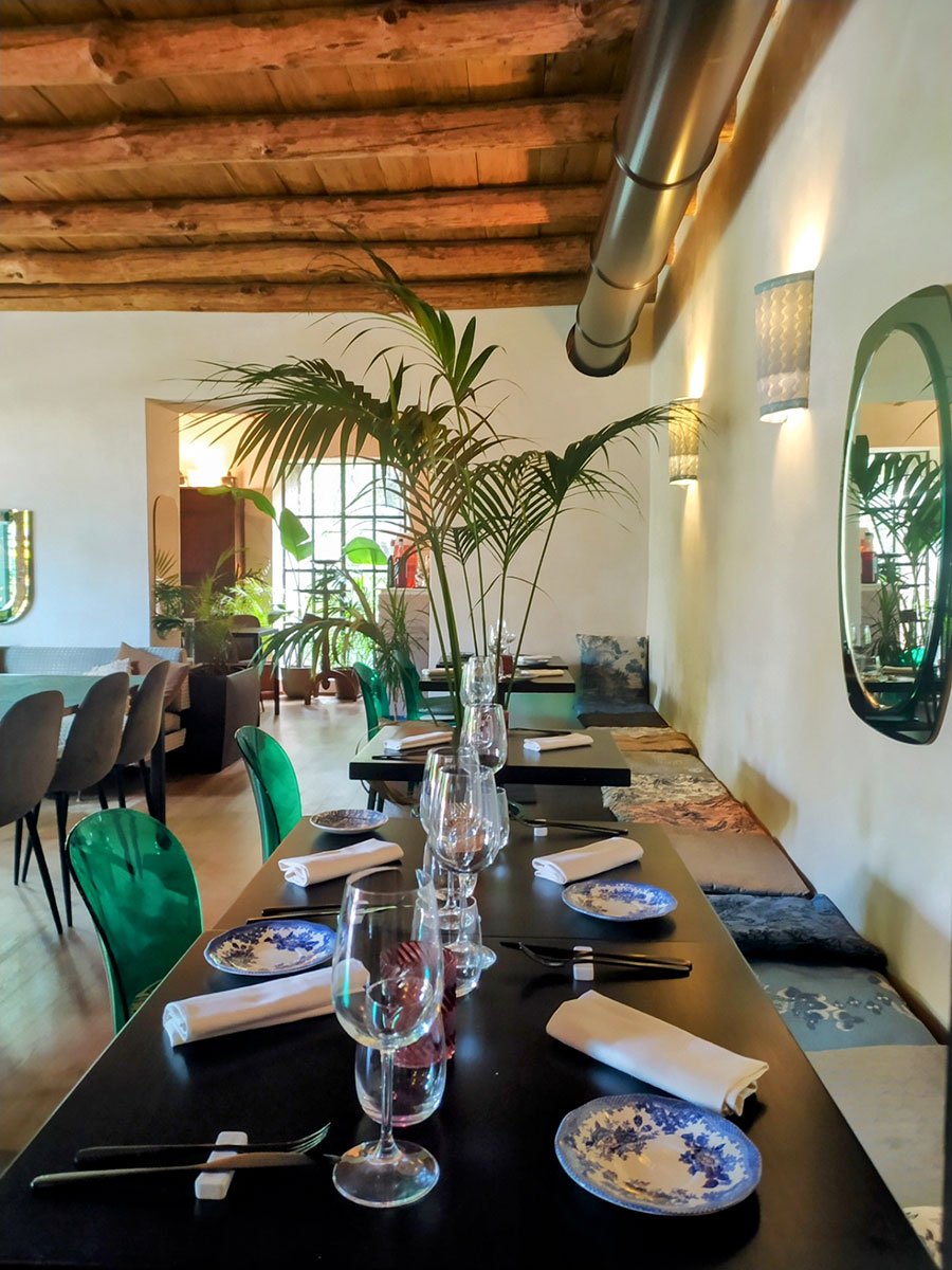 Dandelion Como Suites & Park, eat & drink