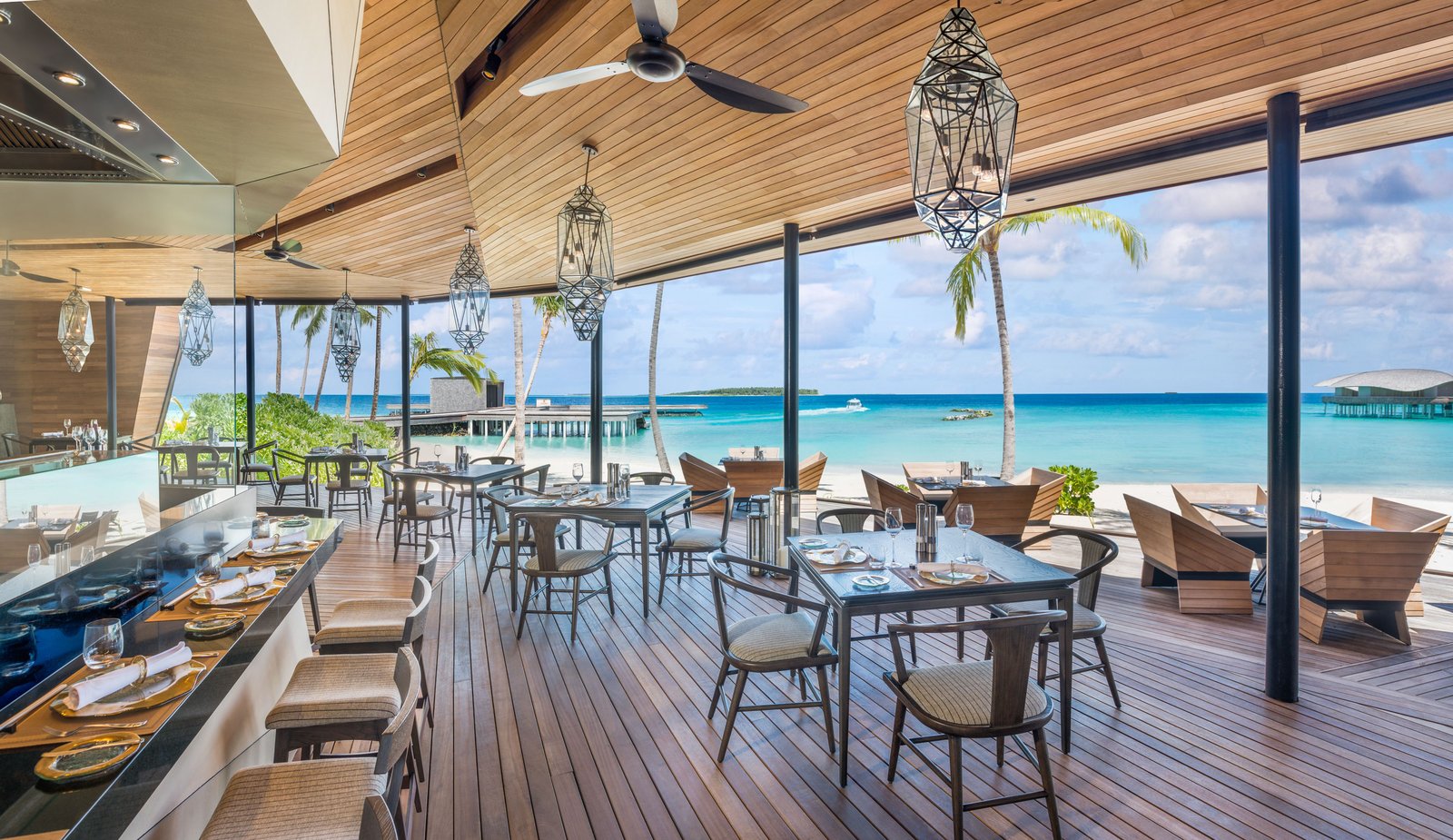 The St. Regis Maldives Vommuli Resort, eat & drink