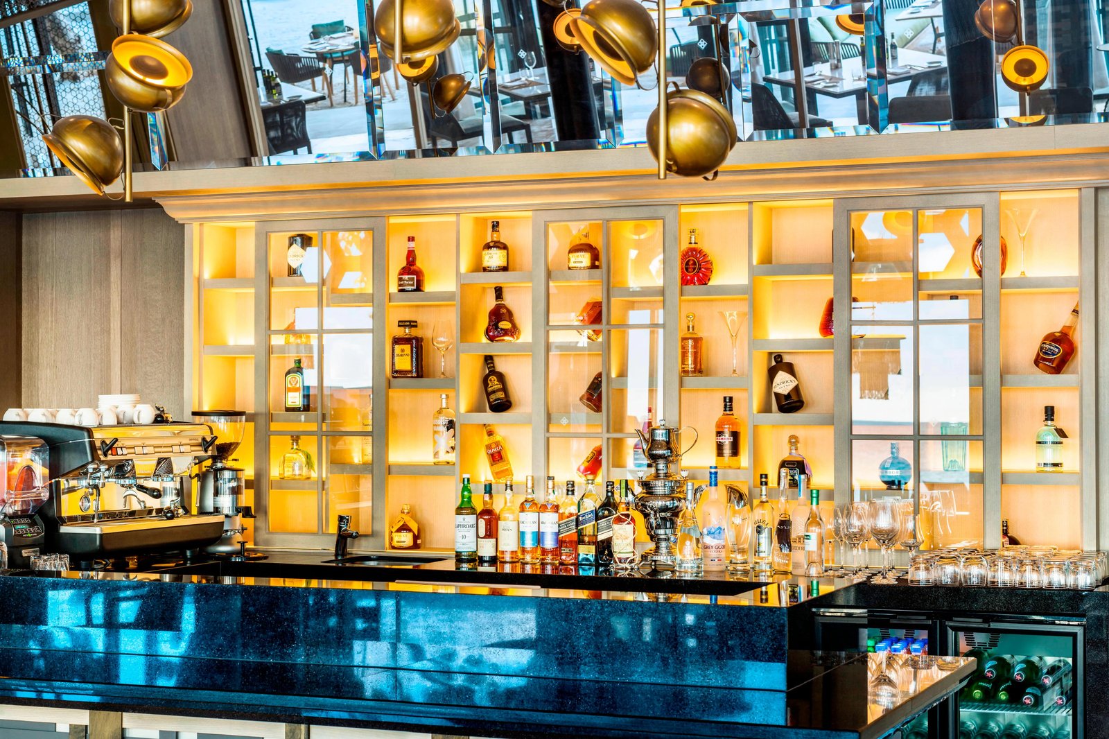The St. Regis Maldives Vommuli Resort, eat & drink