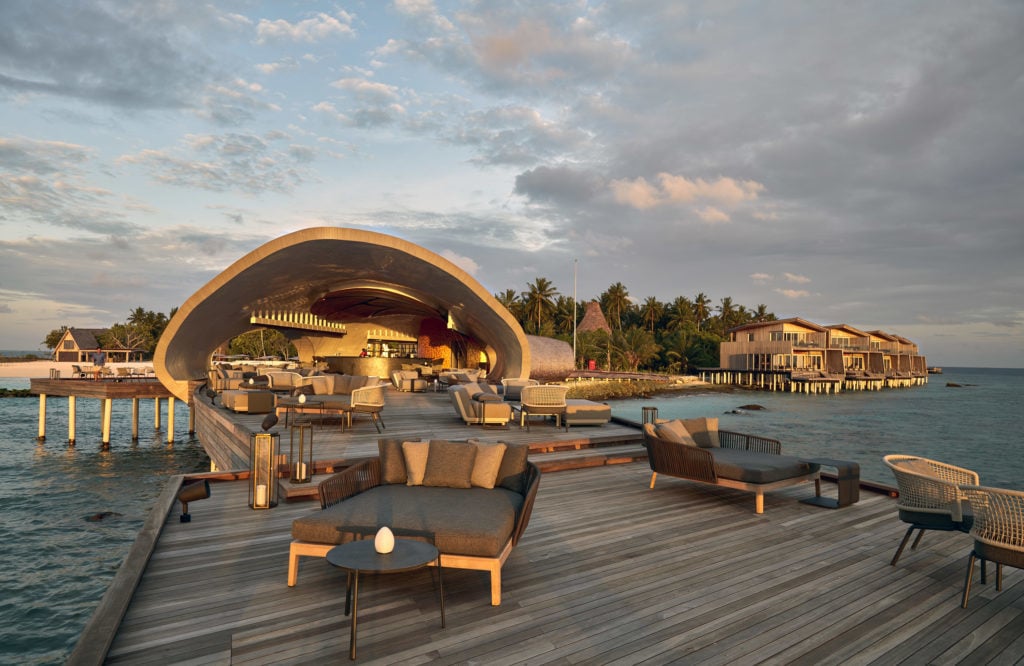 The St. Regis Maldives Vommuli Resort, eat & drink