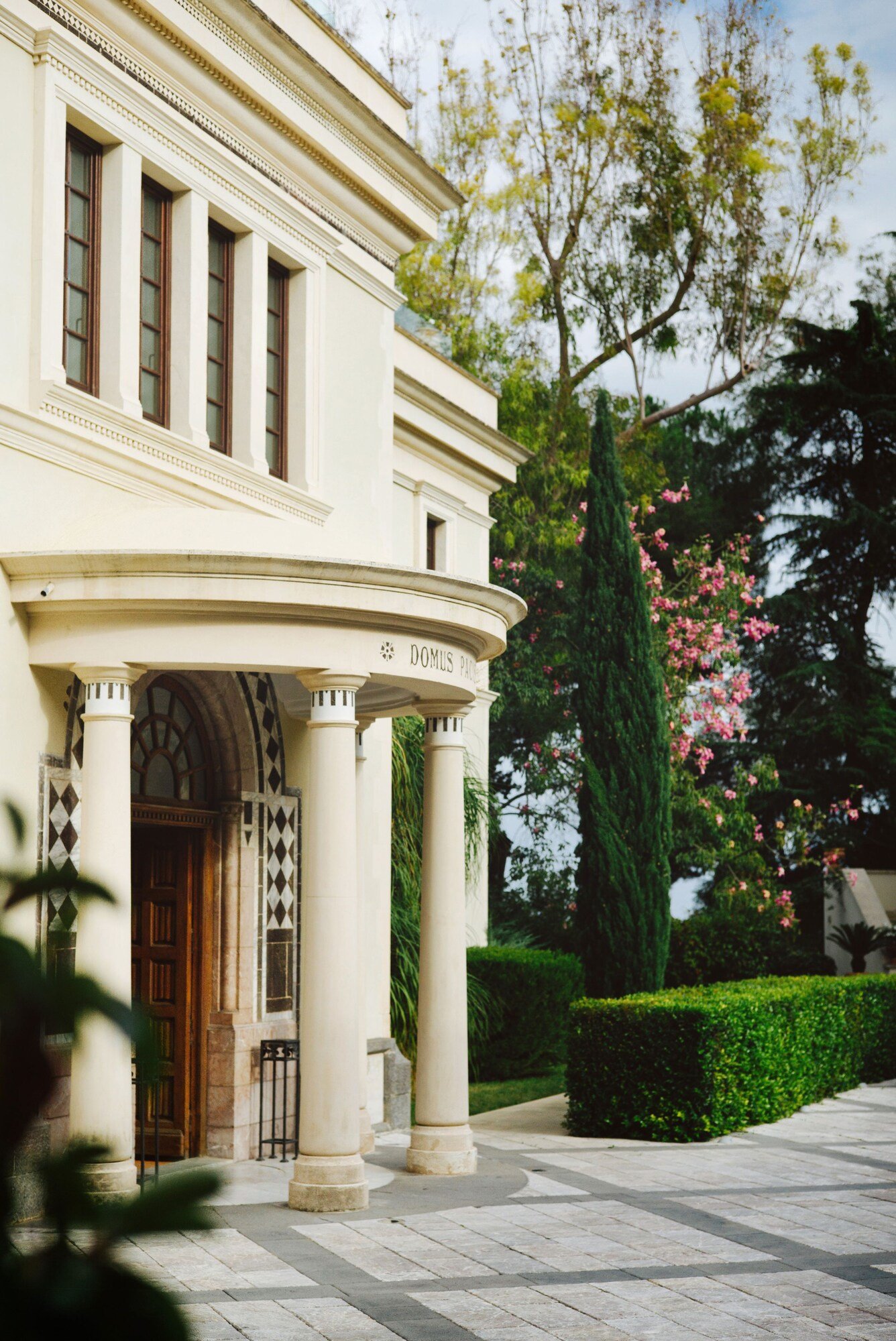 The Ashbee Hotel, backstory
