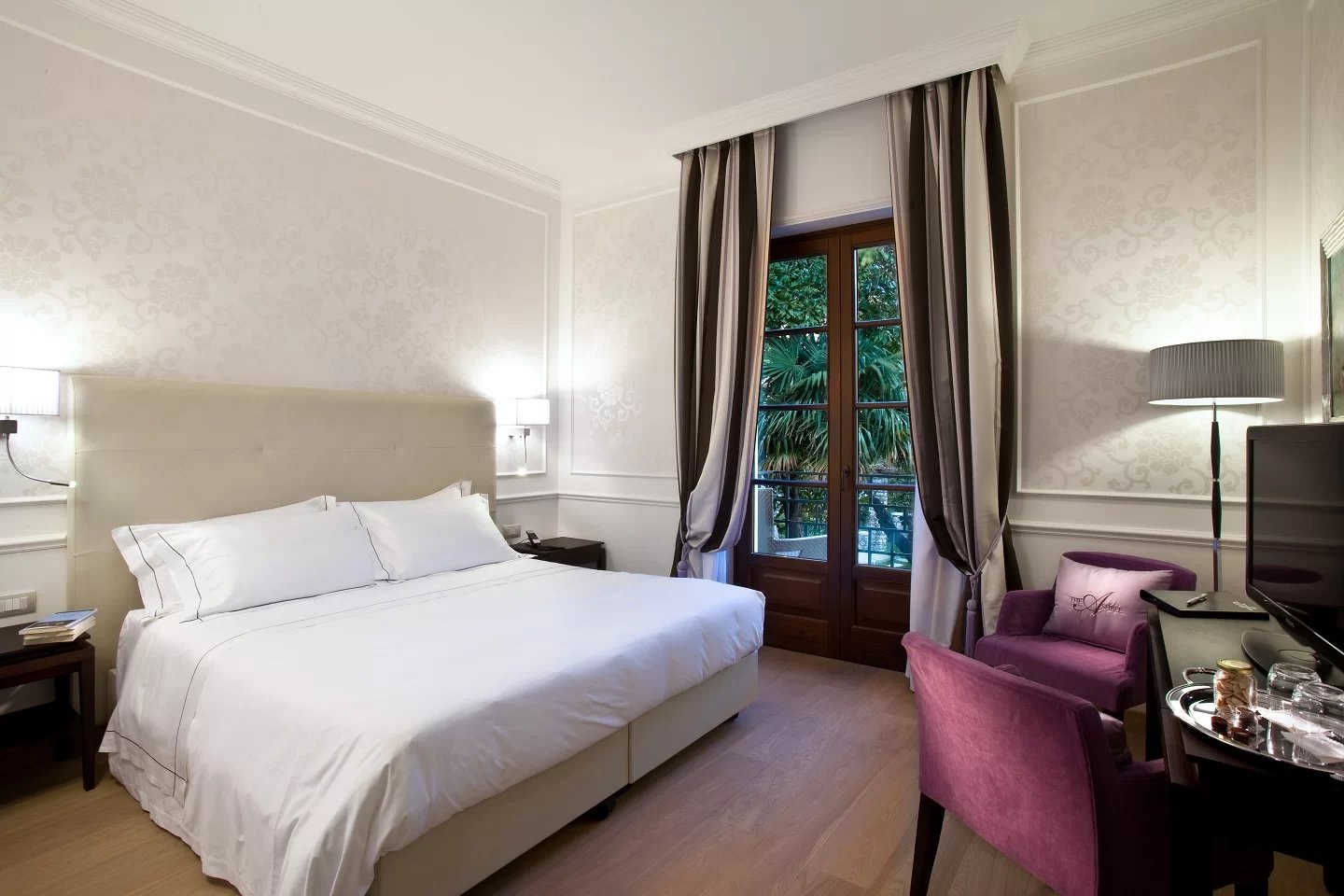 The Ashbee Hotel, rooms
