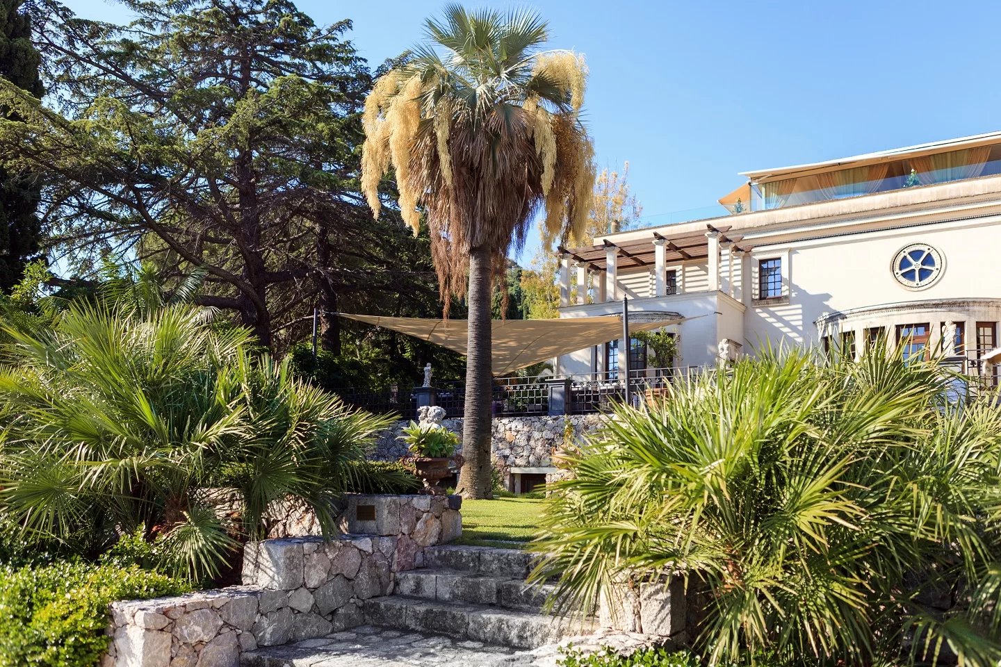 The Ashbee Hotel, backstory