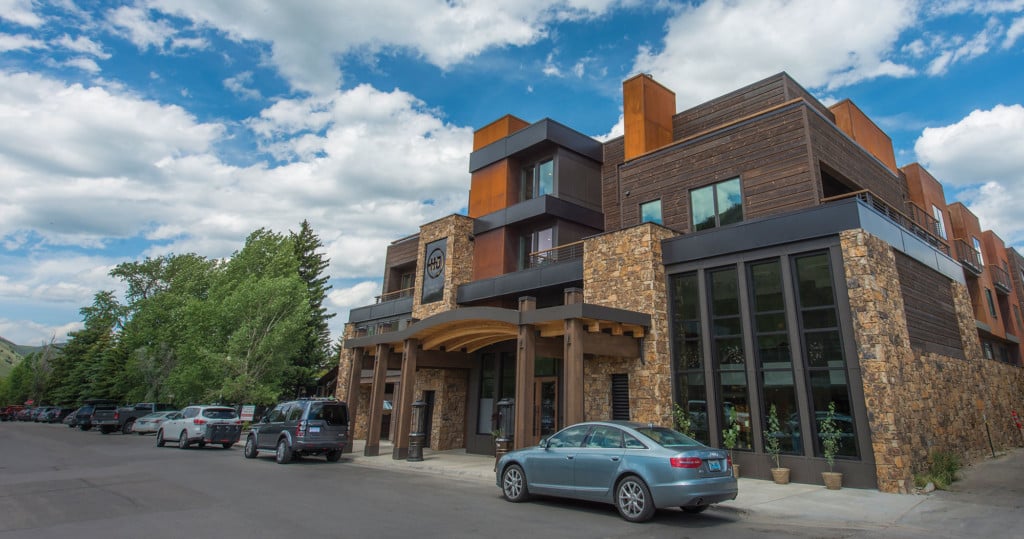 Hotel Jackson, backstory