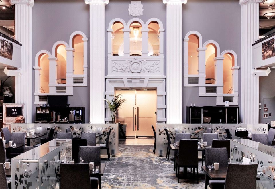 Radisson Blu Plaza Hotel