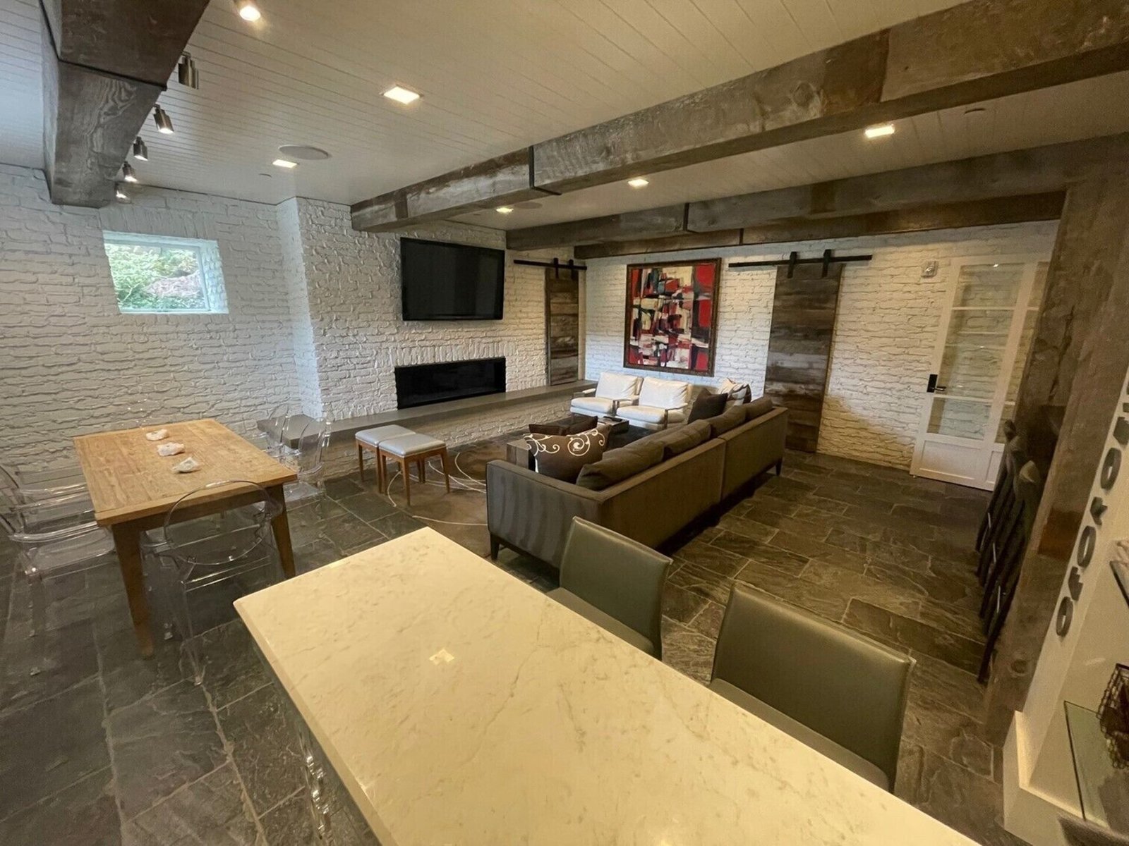 Washington School House Hotel, eat & drink