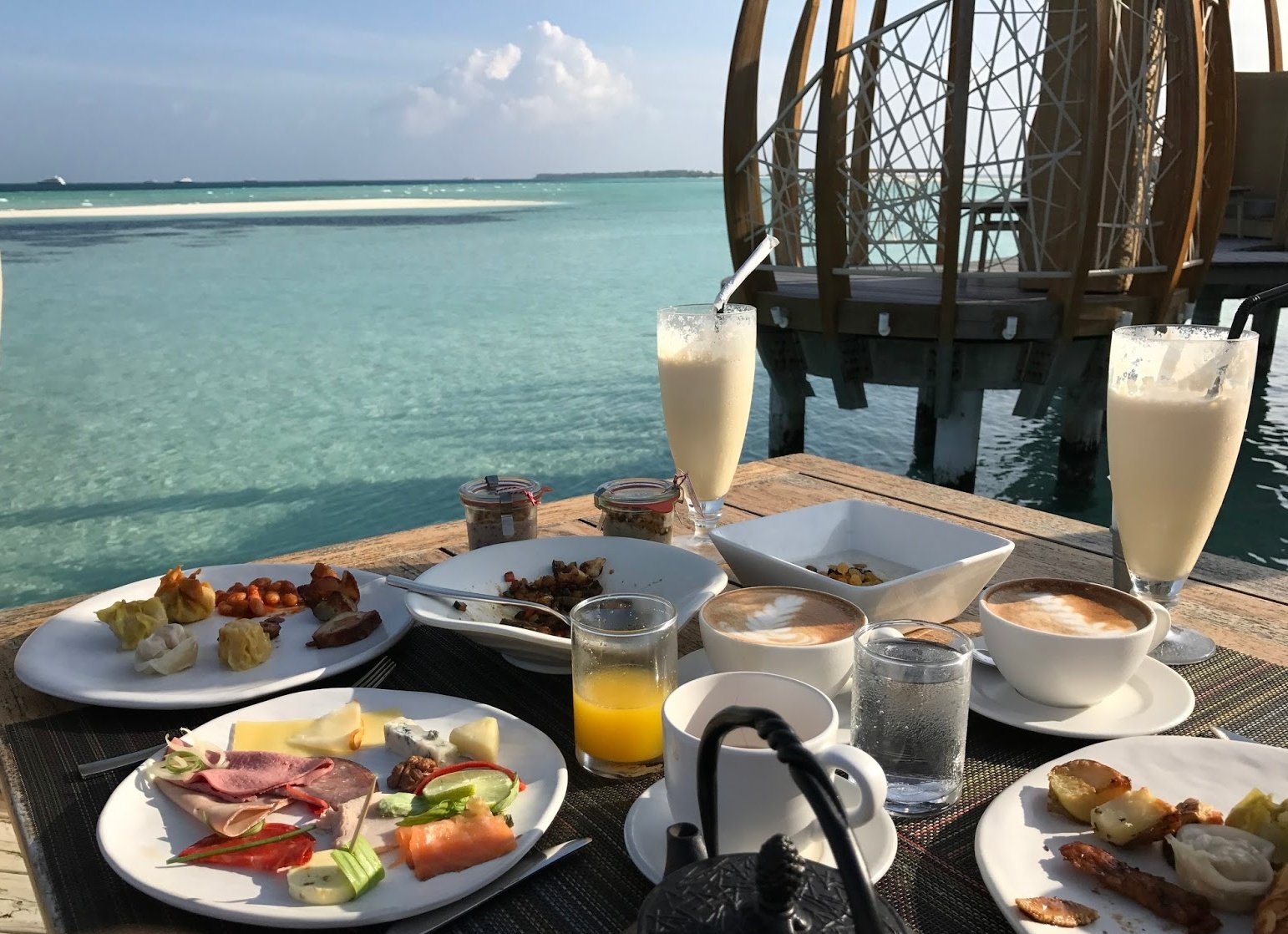 LUX South Ari Atoll, eat & drink