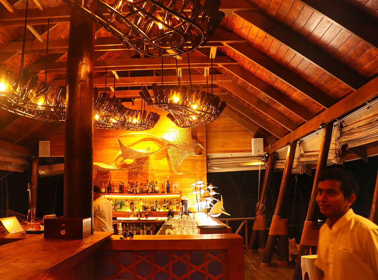 LUX South Ari Atoll, eat & drink