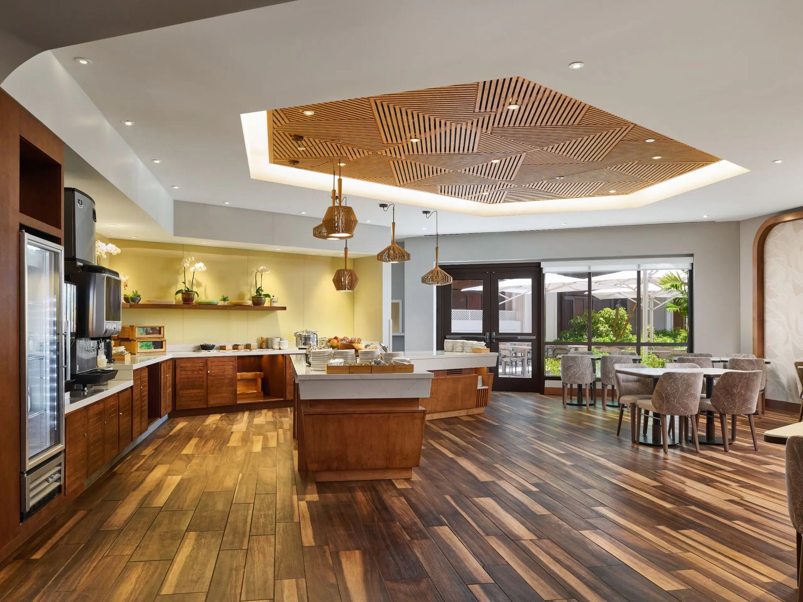 Hyatt Regency Maui Resort and Spa, eat & drink