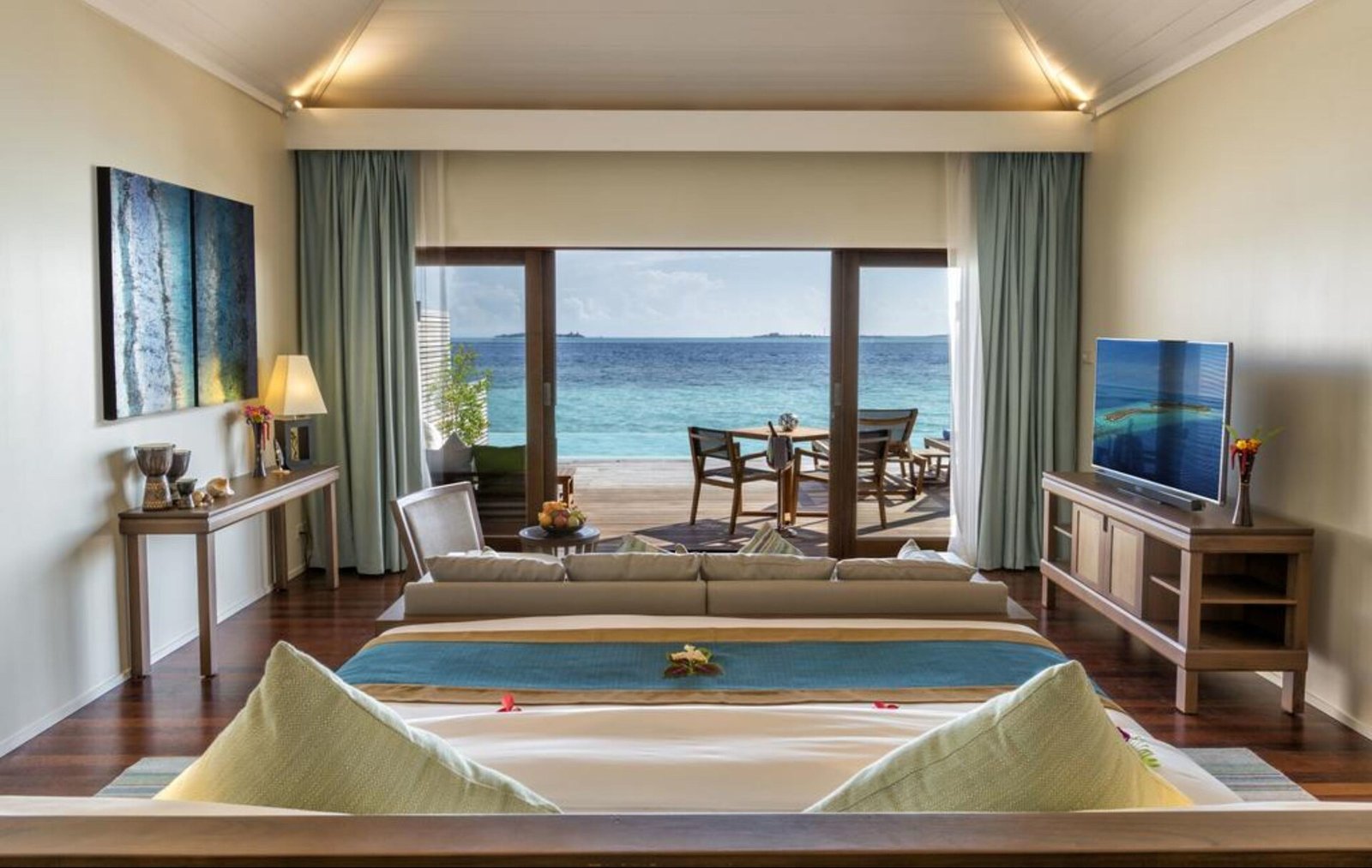 Hurawalhi Island Resort, rooms