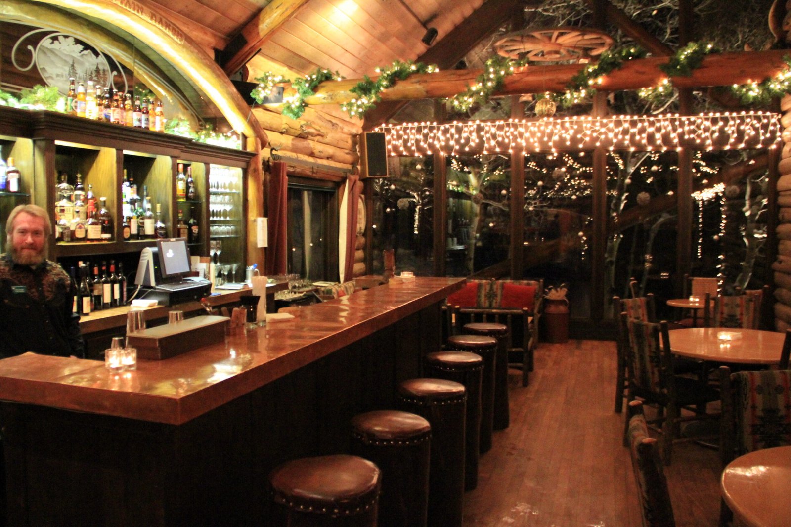 Lone Mountain Ranch, eat & drink