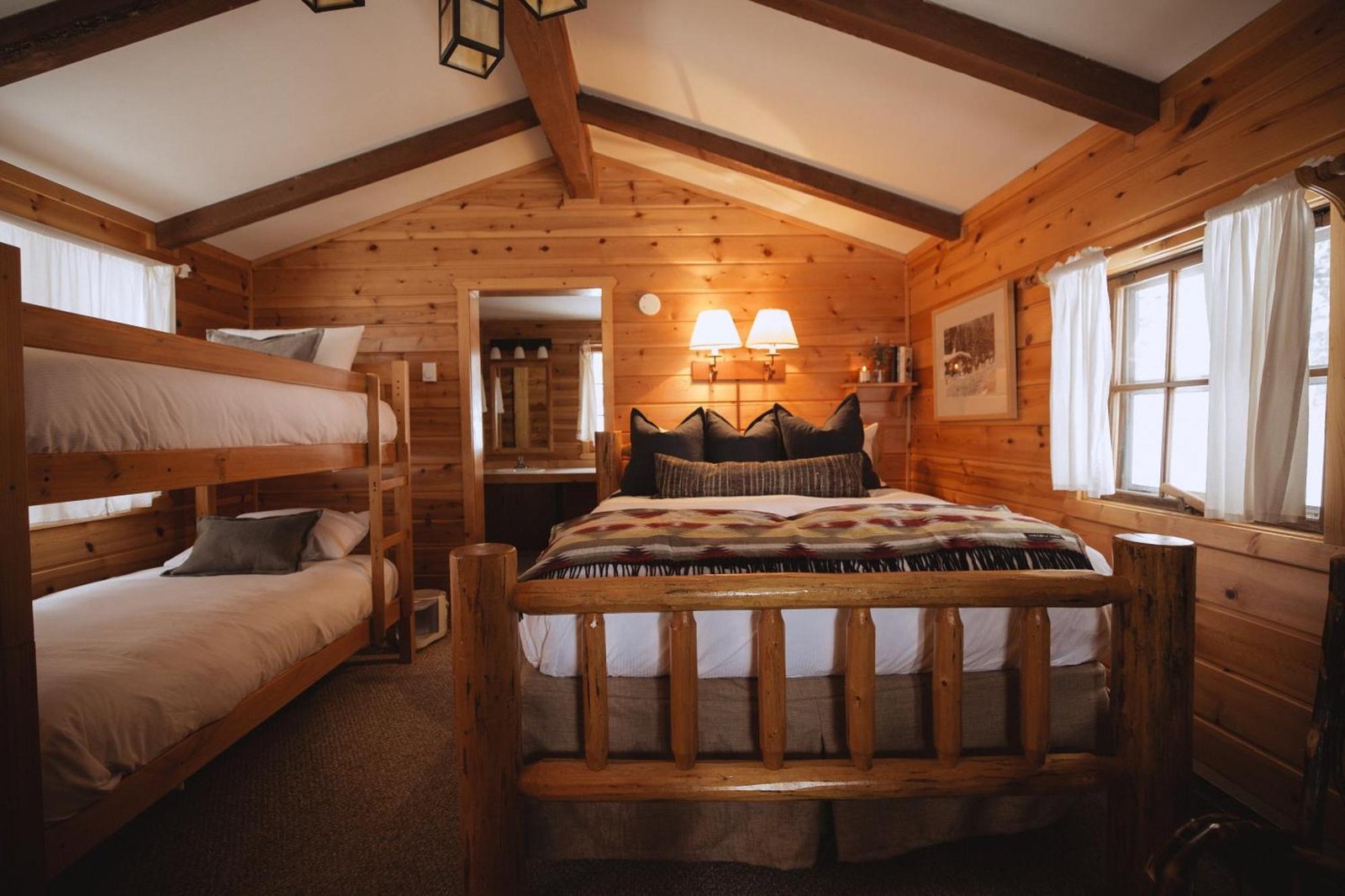 Lone Mountain Ranch, rooms