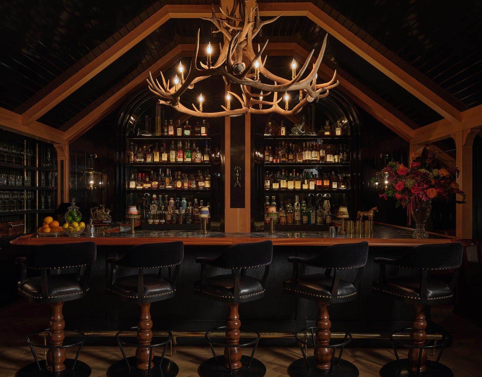 Lone Mountain Ranch, eat & drink