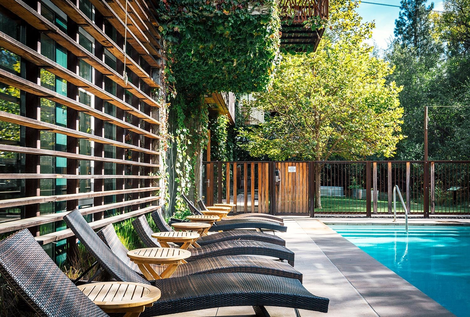 H2hotel, the pool