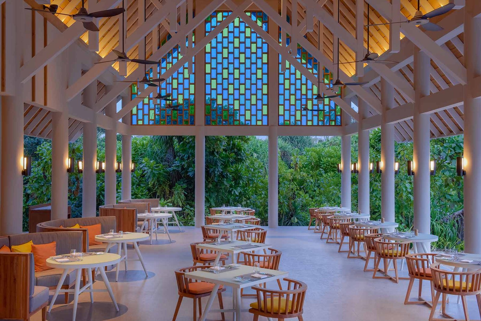 Emerald Faarufushi Resort & Spa, at the table