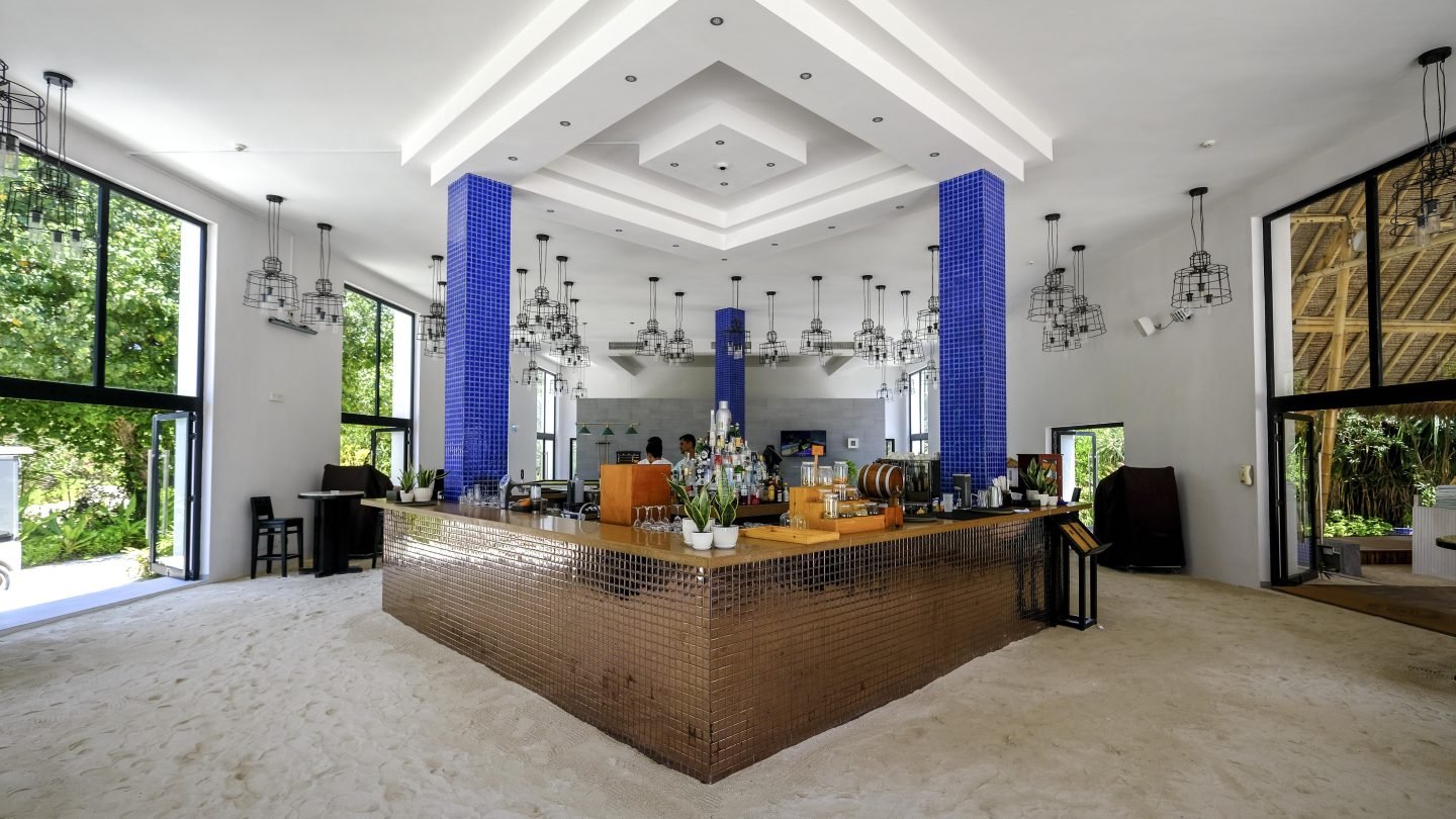 Emerald Maldives Resort & Spa, sunset pool café & bar