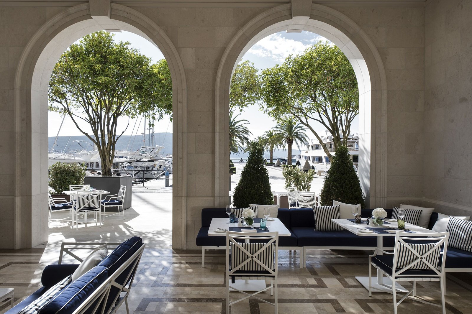 Regent Porto Montenegro, vibe