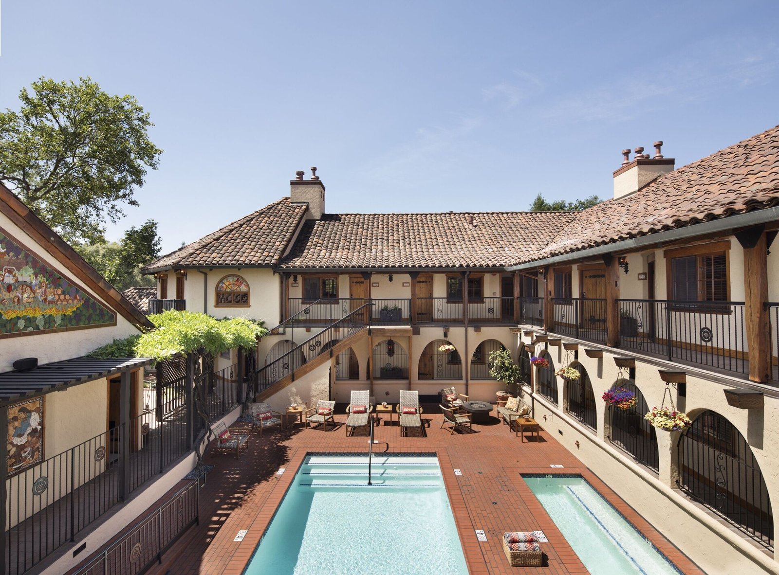 Rancho Caymus Inn, the pool