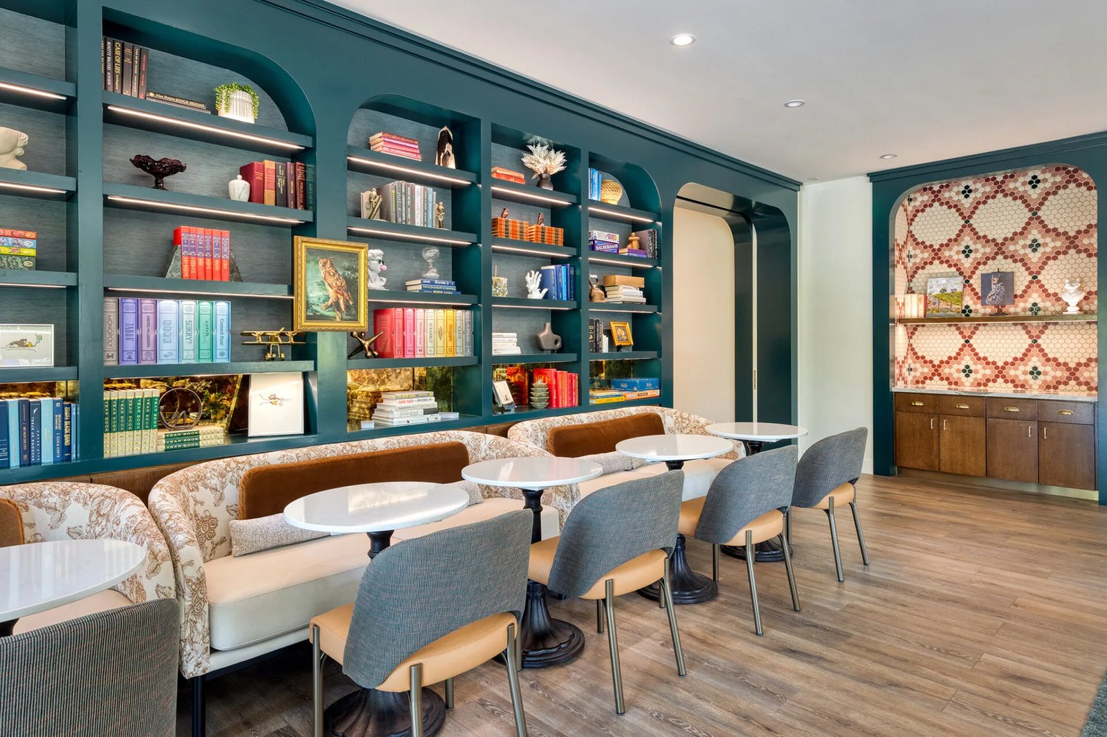 SENZA Hotel, the library