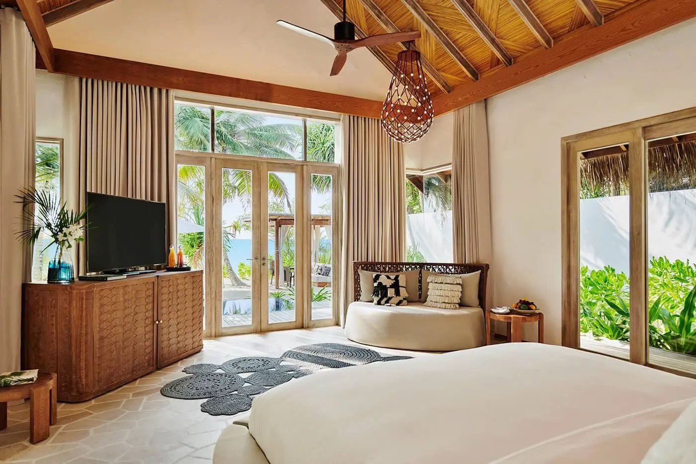 Coralarium at Sirru Fen Fushi Private Lagoon Resort, rooms