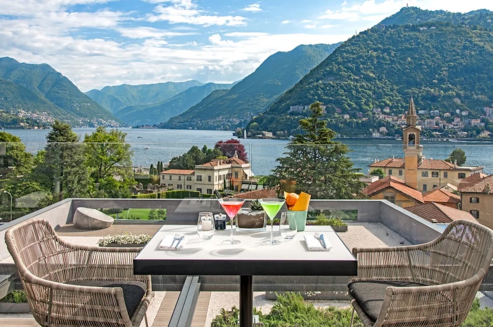 Hilton Lake Como, at the table
