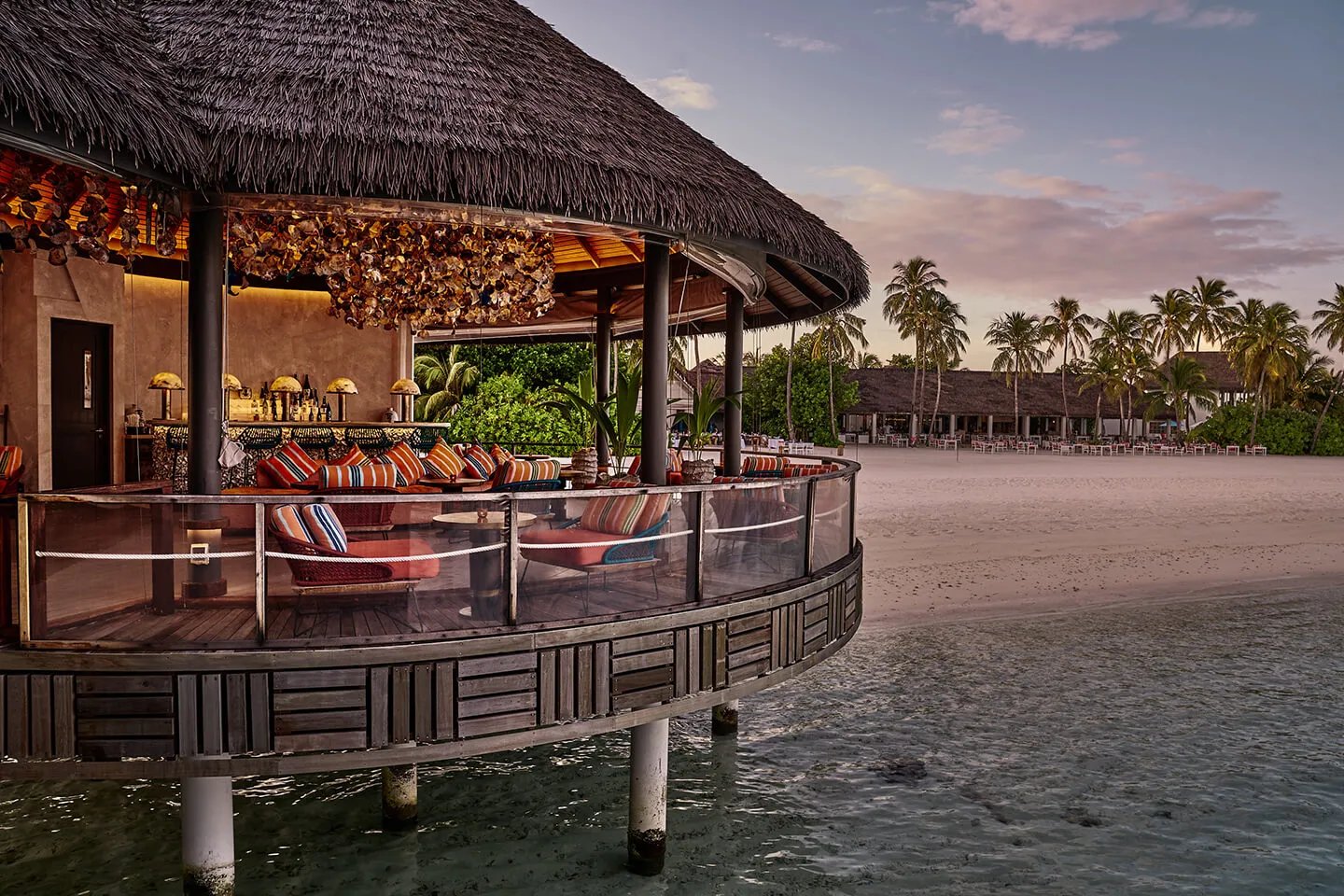 Seaside Resort Finolhu, eat & drink