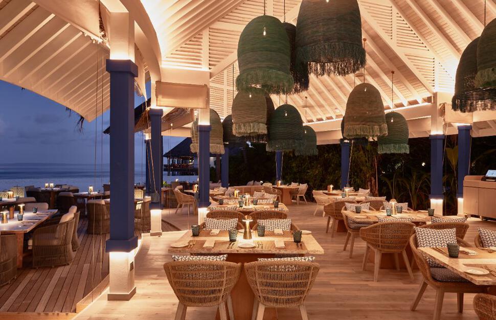 Seaside Resort Finolhu, eat & drink