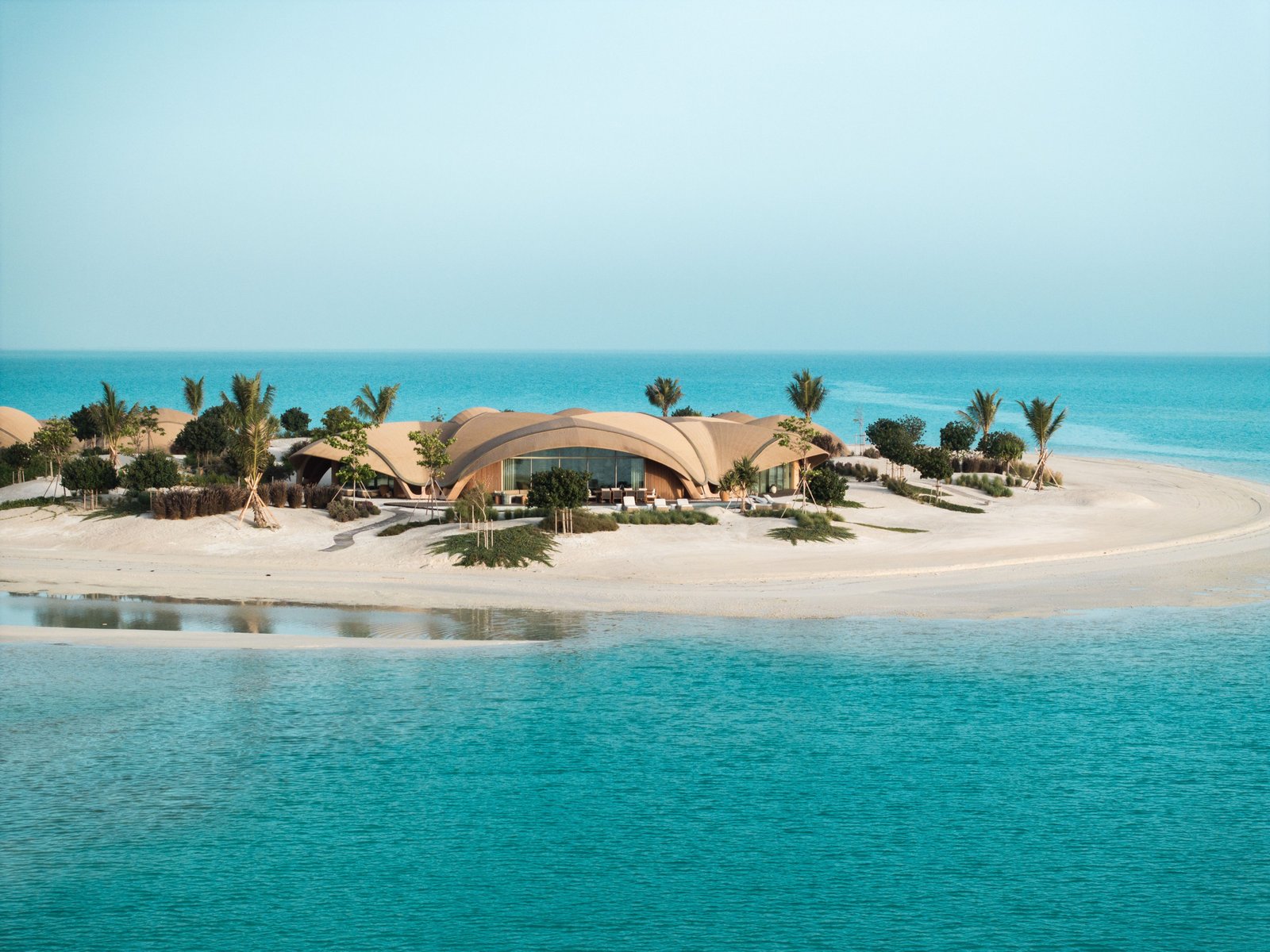 Nujuma, a Ritz-Carlton Reserve, vibe