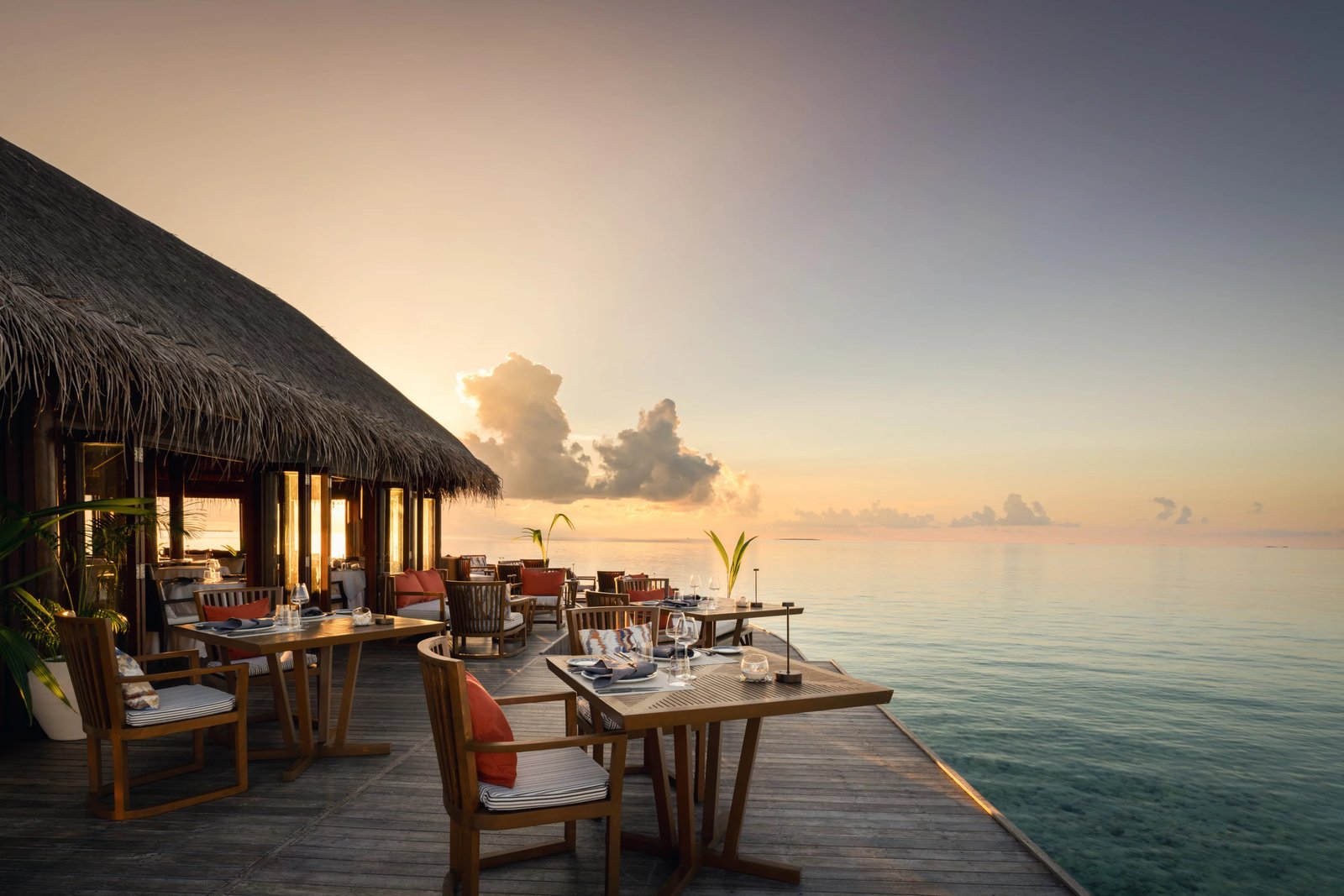V Villas Maldives at Mirihi, eat & drink