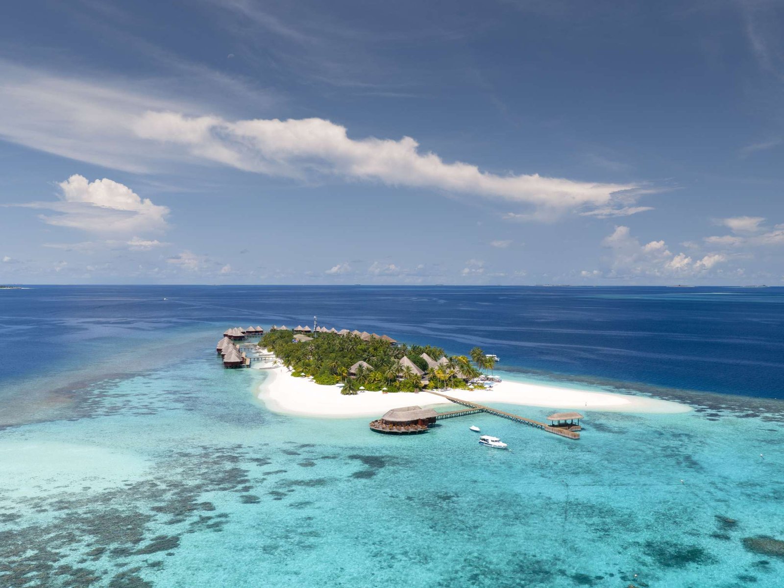V Villas Maldives at Mirihi, vibe