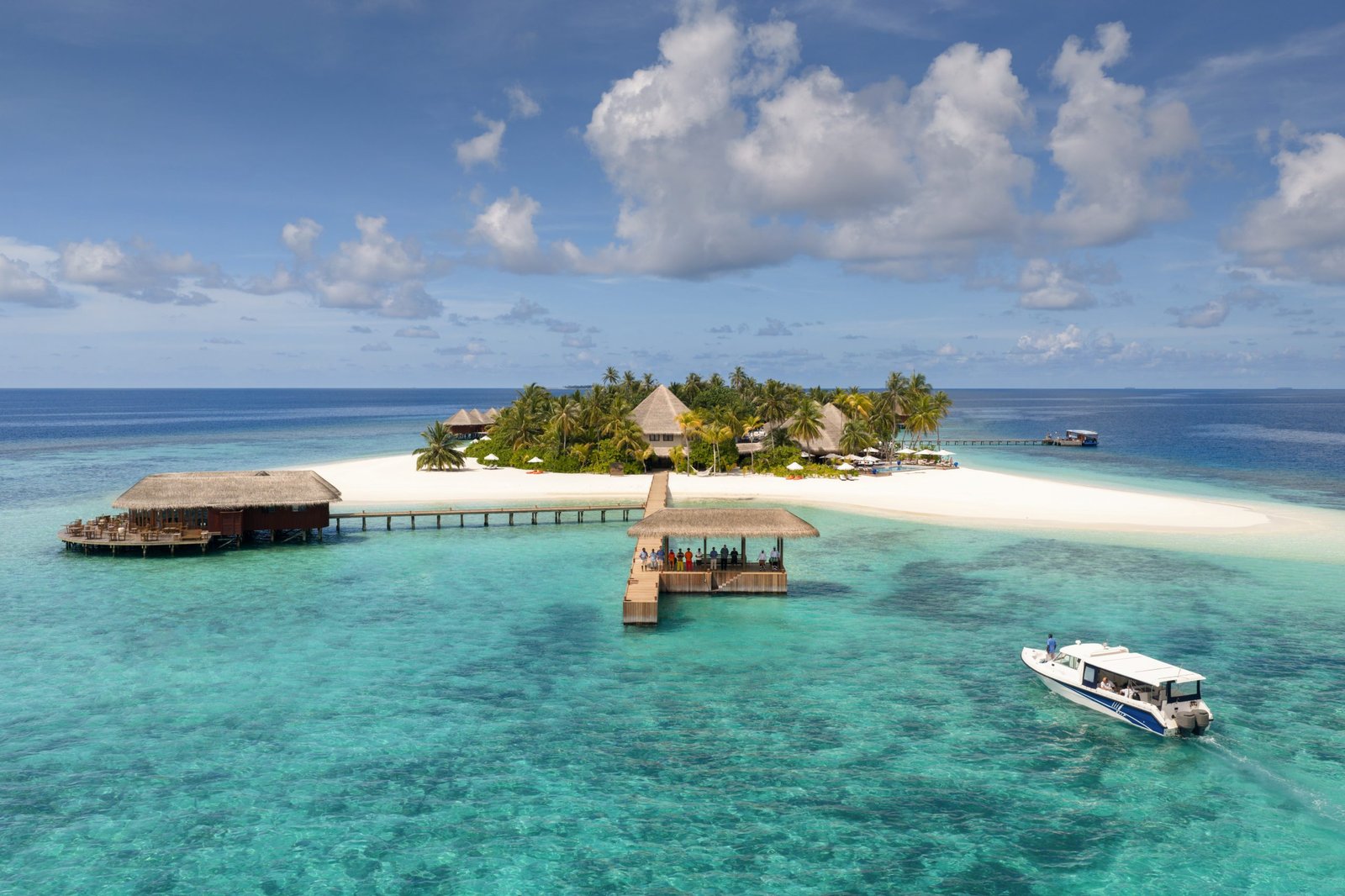 V Villas Maldives at Mirihi, vibe
