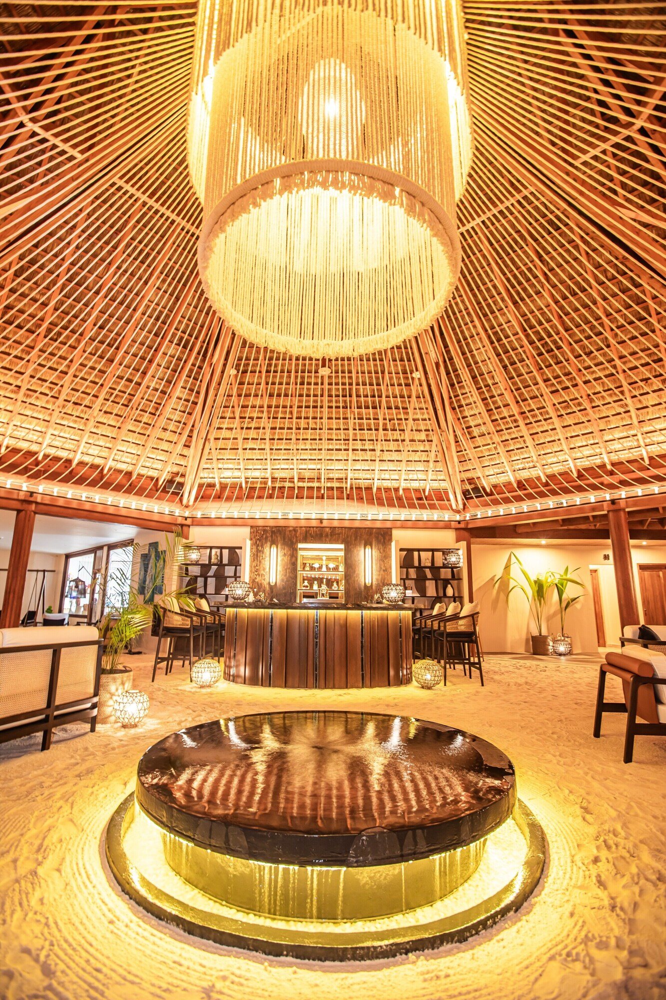 V Villas Maldives at Mirihi, eat & drink