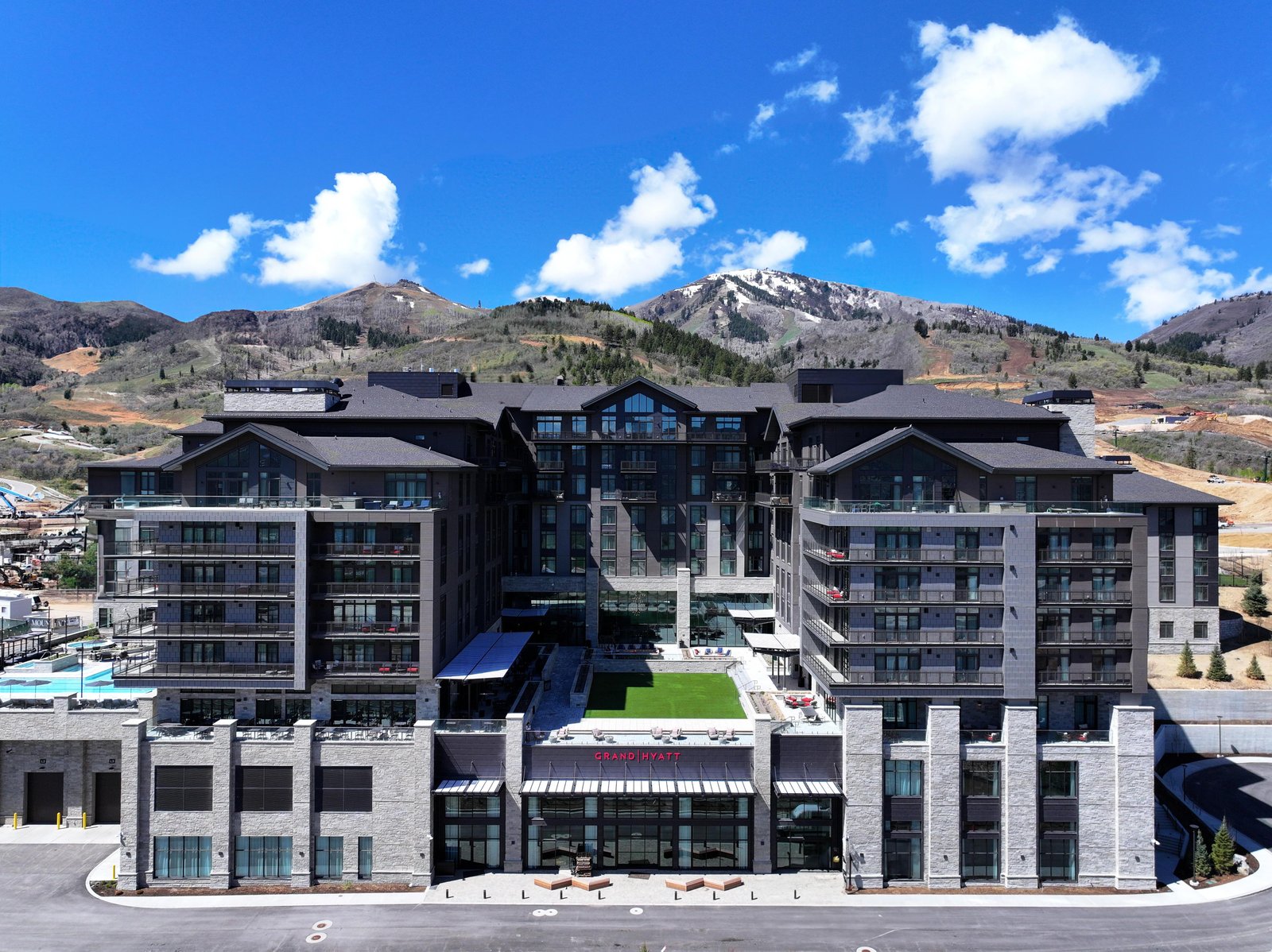 Grand Hyatt Deer Valley, backstory