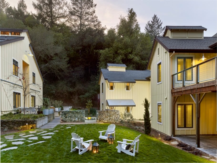 Farmhouse Inn, vibe
