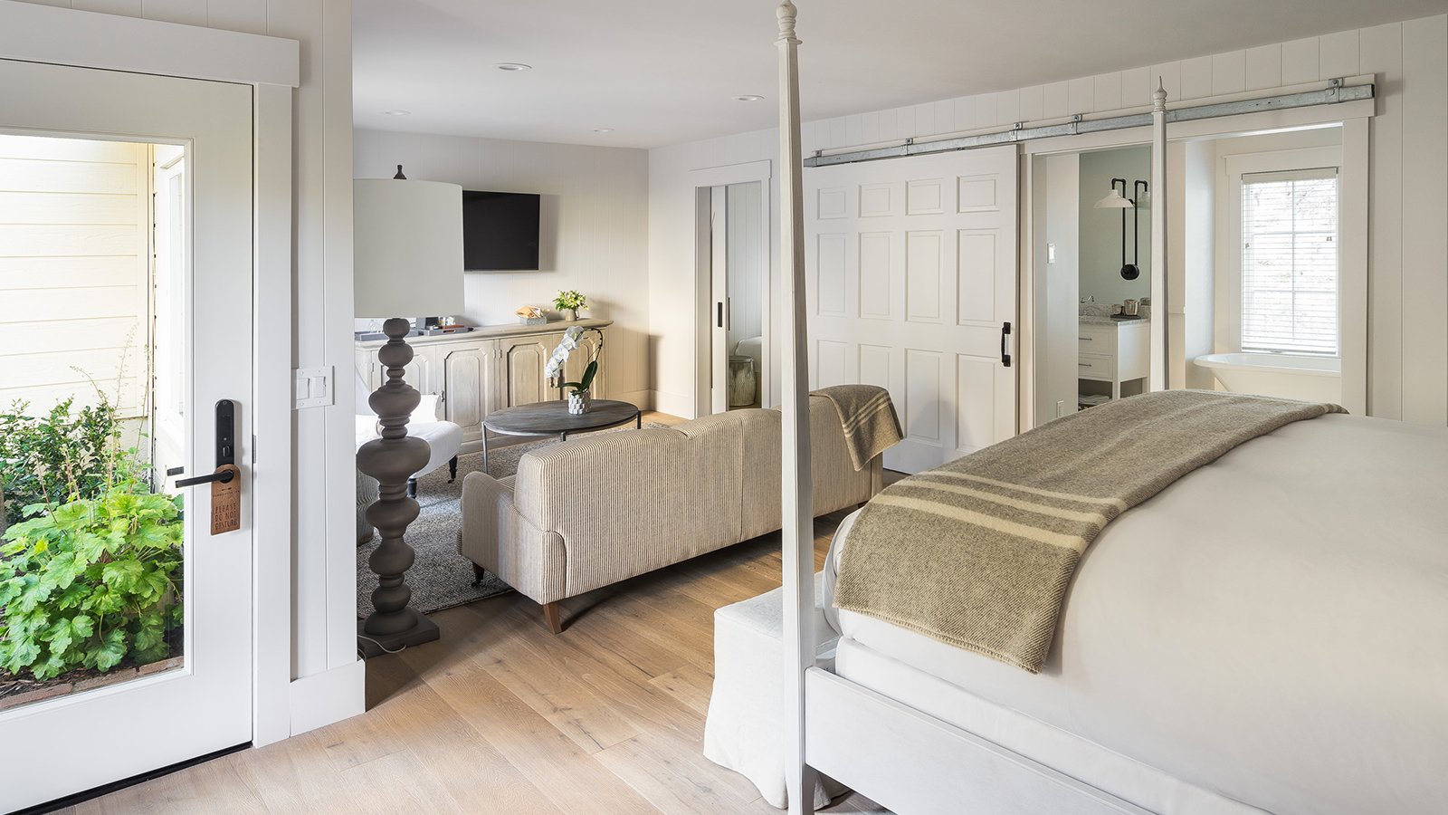 Farmhouse Inn, rooms