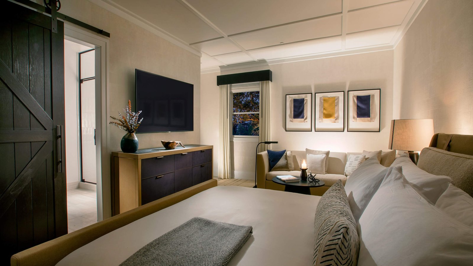 MacArthur Place, rooms