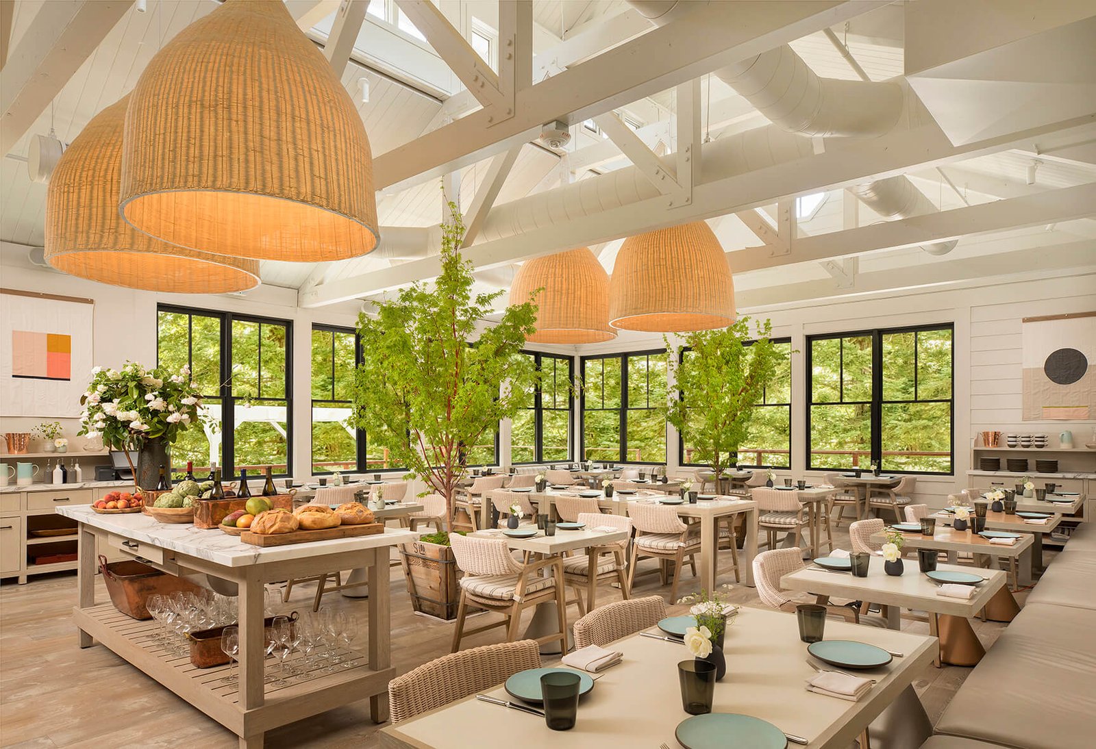 MacArthur Place, eat & drink