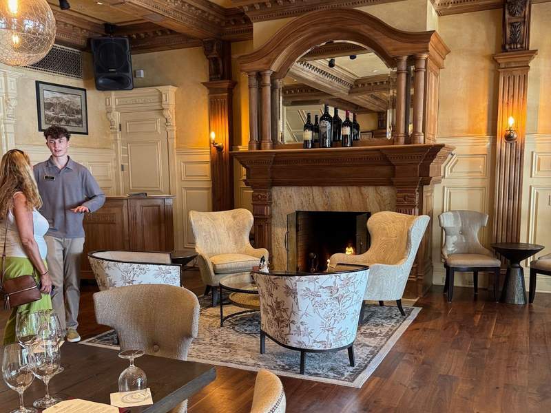 Ledson Hotel, eat & drink