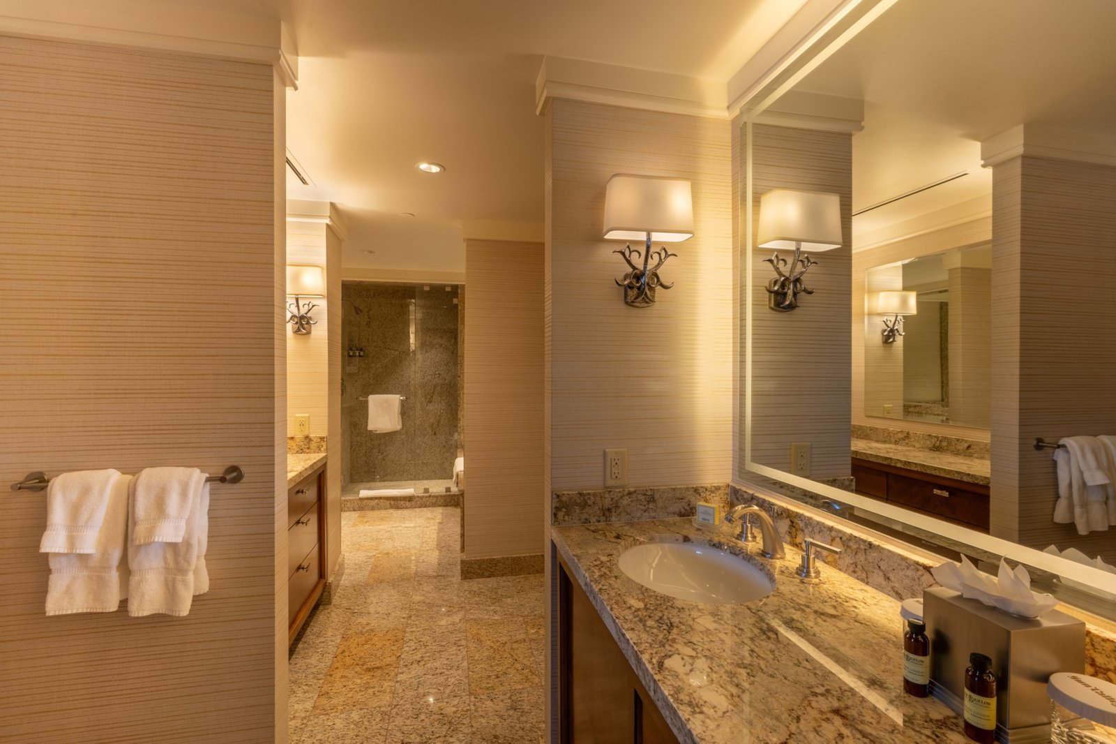 Sun Valley Lodge, rooms