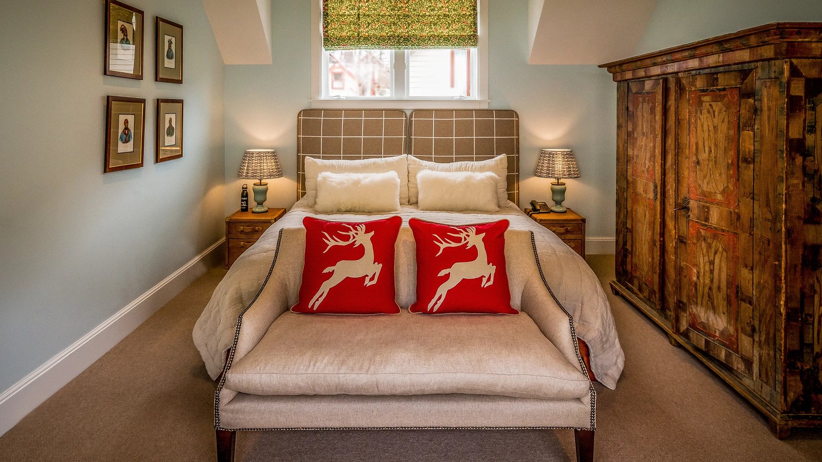 Dunton Town House, rooms